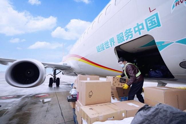 三峽機場物流公司創新推出“落地即配送”服務，提升航空貨運便捷性